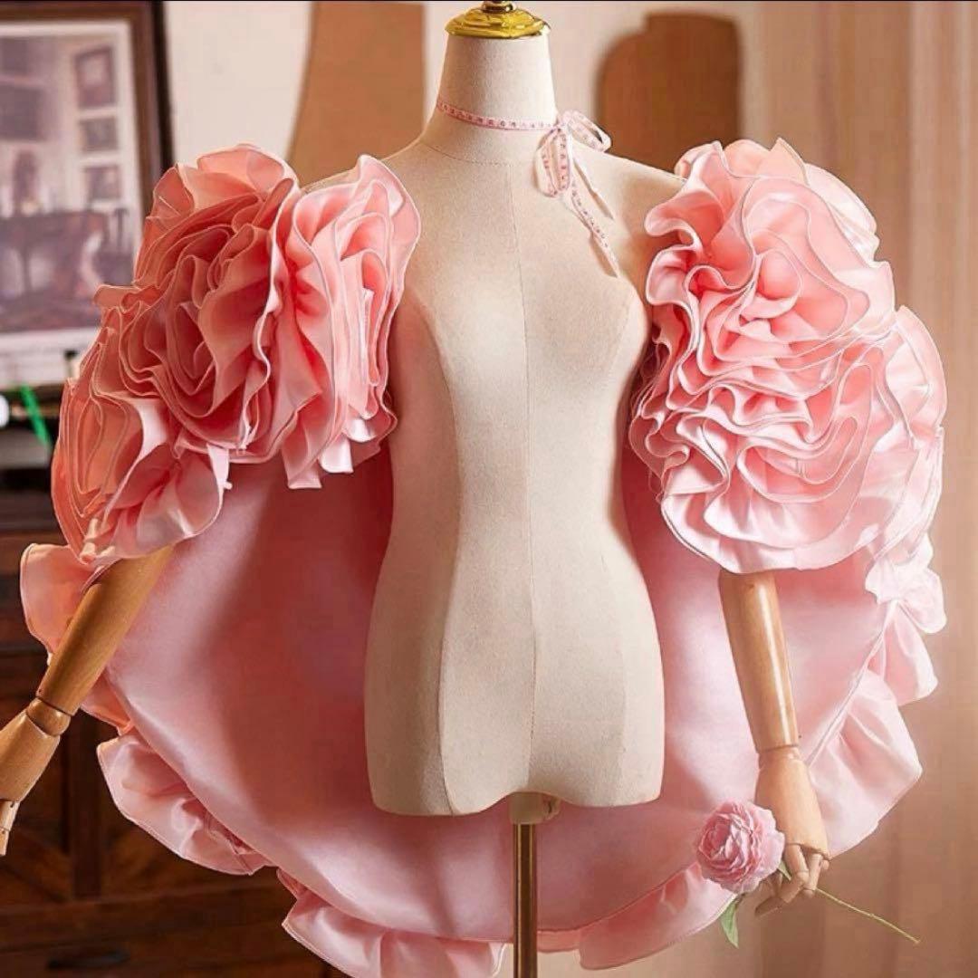 お花のデザインにフリルがゴージャスなピンクのショール