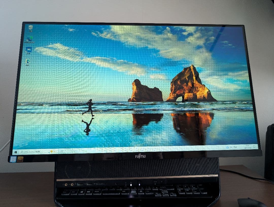 FMV FMVF90B3B ディスプレイ一体パソコン　富士通　デスクトップ