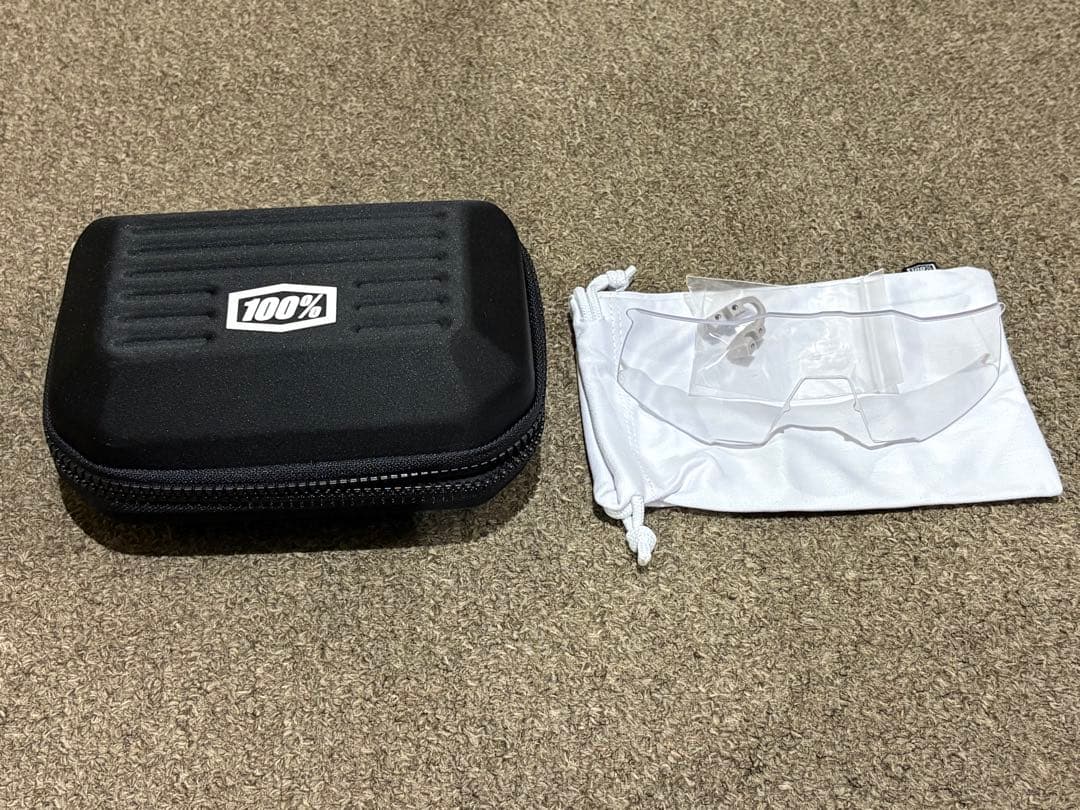 100% スポーツサングラス ケース付き