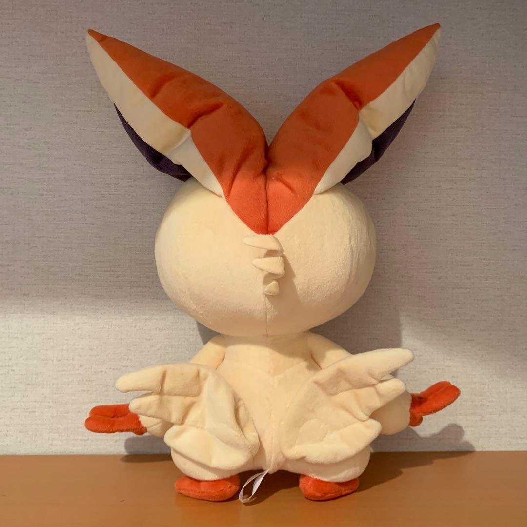 ビクティニ　等身大　ぬいぐるみ　ポケモン
