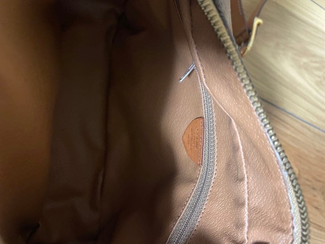 CELINE ブラウンレザーショルダーバッグ