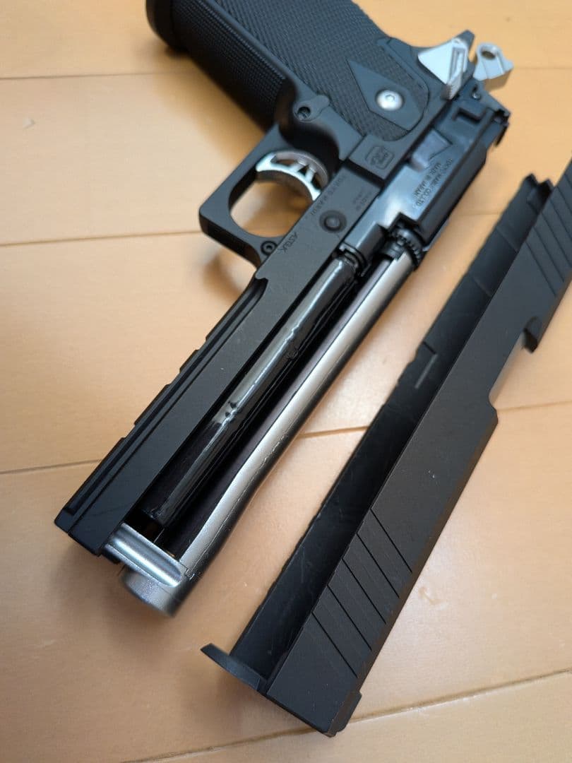 東京マルイ HI-CAPA E 電動ガン　バッテリー付