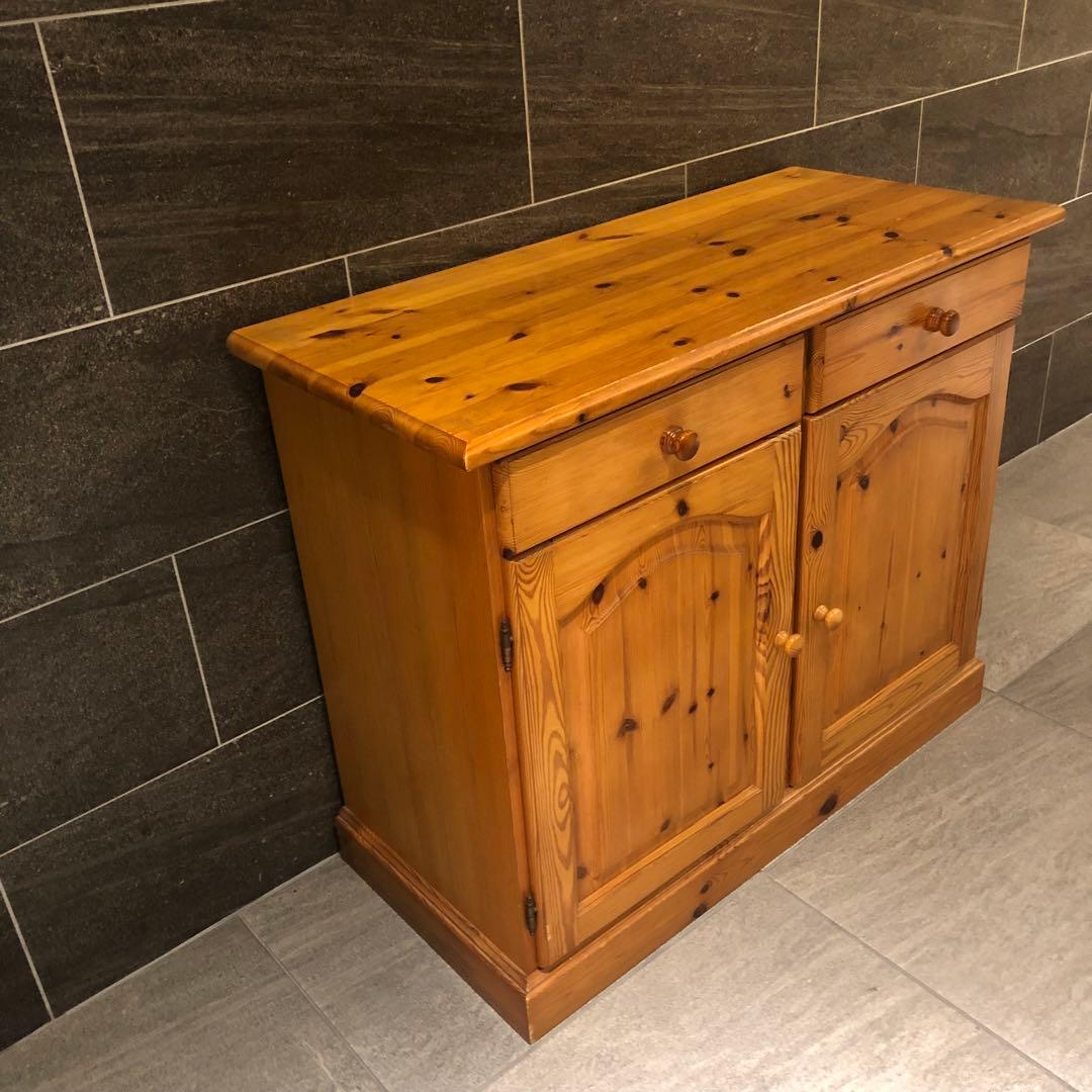 Alex　パイン無垢材　天然木　ナチュラルウッド カントリー風キャビネット