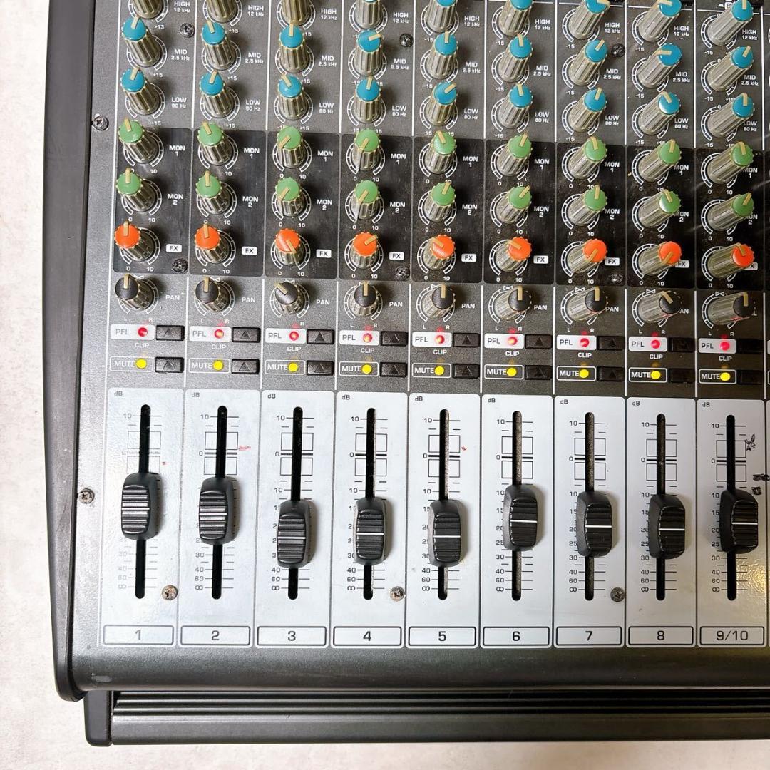 【稼働品】BEHRINGER PMP3000 16chパワードミキサー