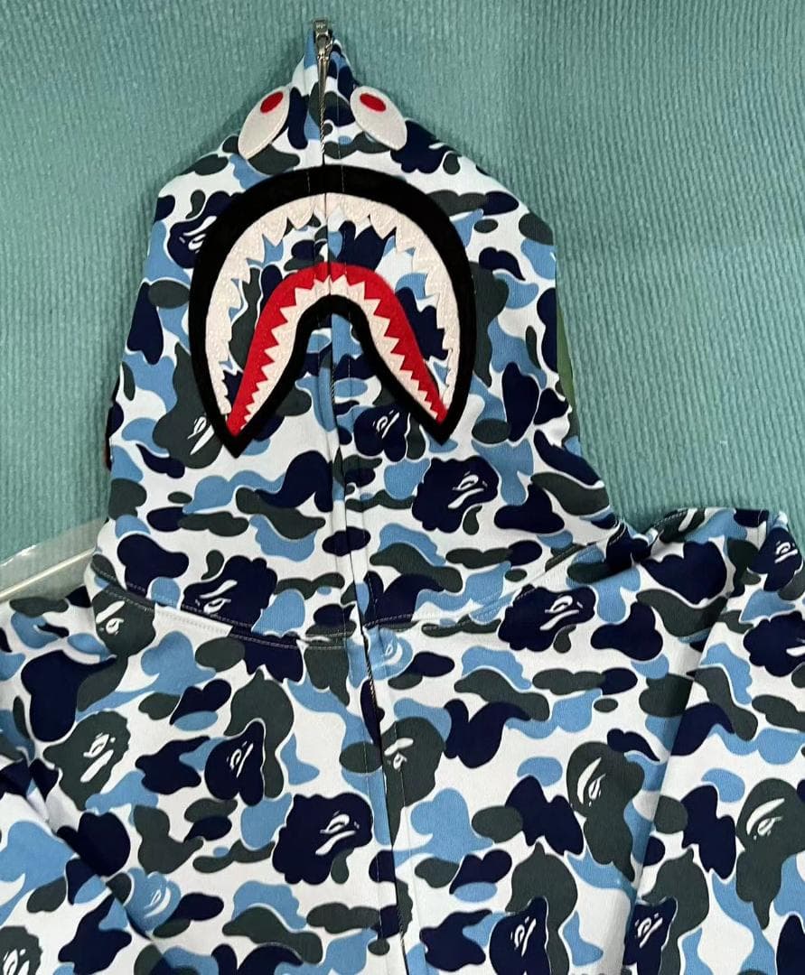 未使用 A BATHING APE ライトブルーカモフラージュパーカーL