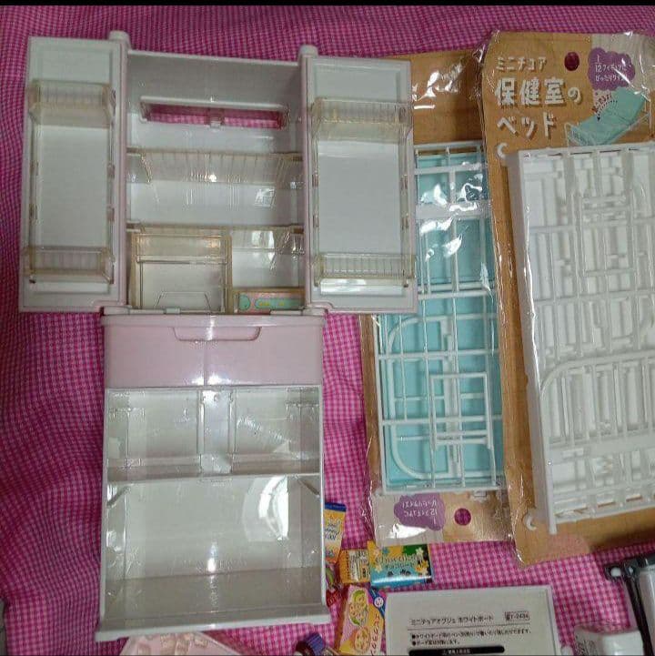 タカラトミー　冷蔵庫、小物。※タカラトミー以外有1/12スケール 小物まとめ売り