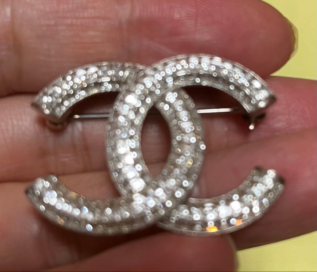 美品　シャネル　CHANEL ブローチ　箱＆保存ケース付