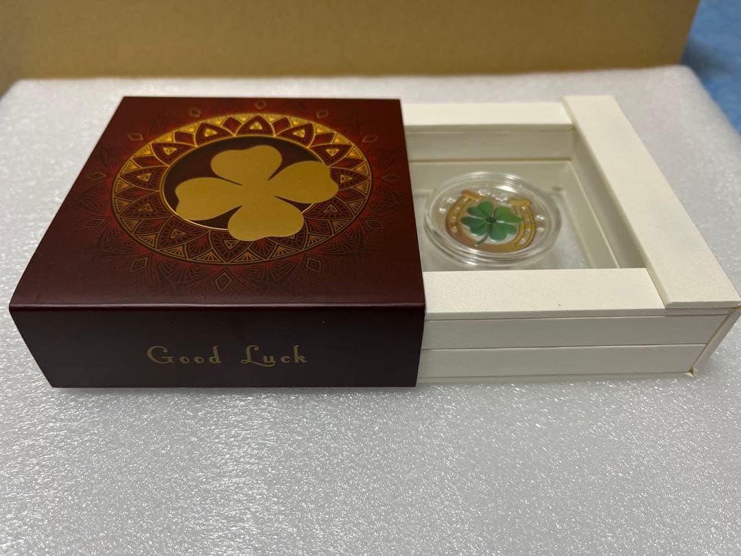 2022　カメルーン　幸運の四つ葉のクローバー　クリスタル　銀貨　