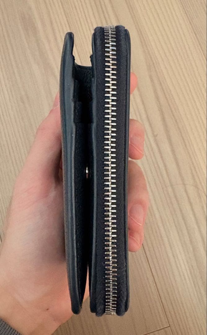 （美品・値下・付属品あり）SAINT LAURENT ネイビー 二つ折り財布