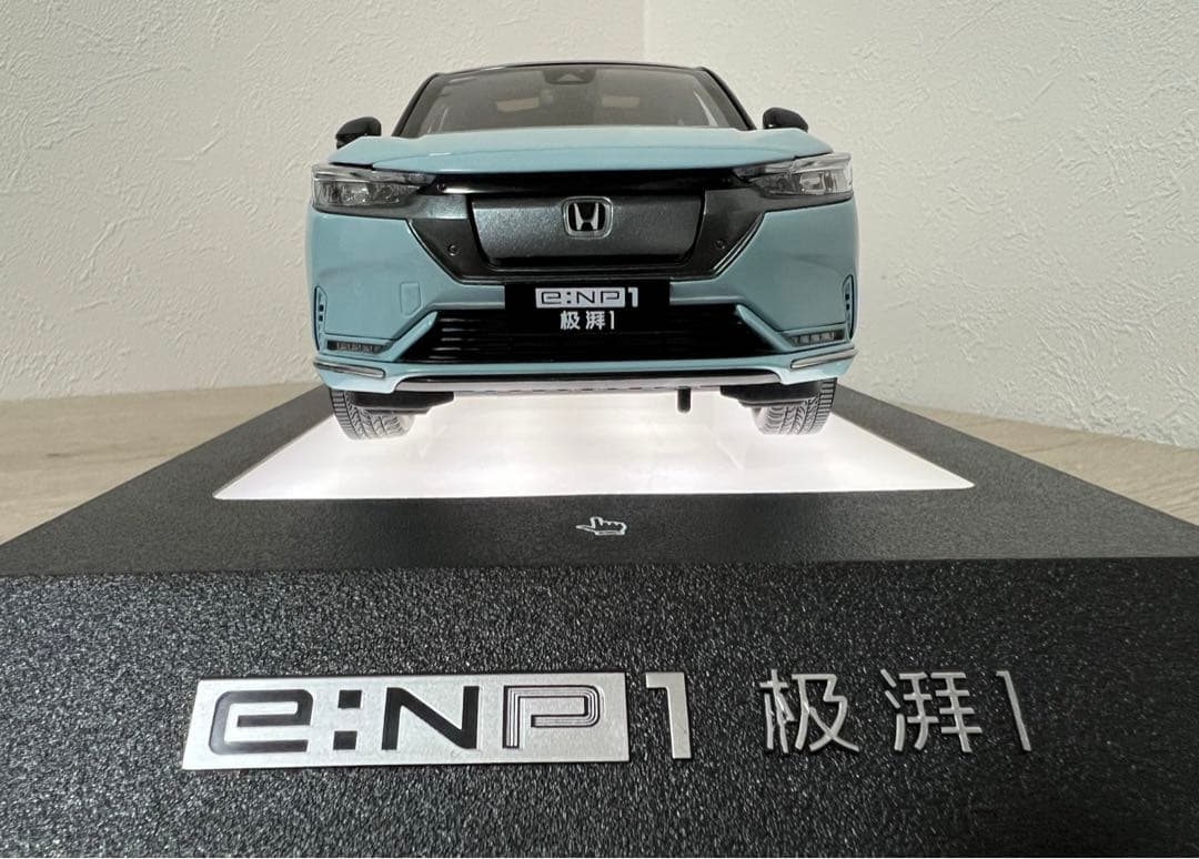 ホンダ HONDA e:NP1 ミニカー 1/18