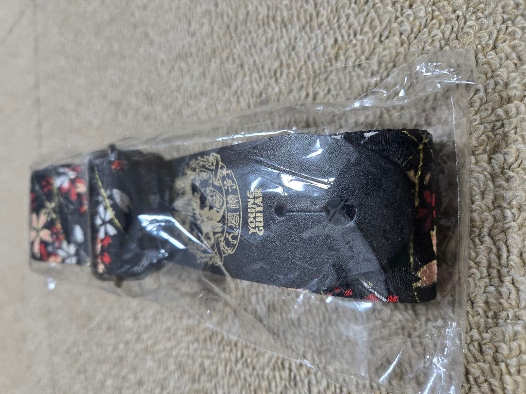 YOUNG GUITAR　人間椅子　30周年記念ギターストラップ