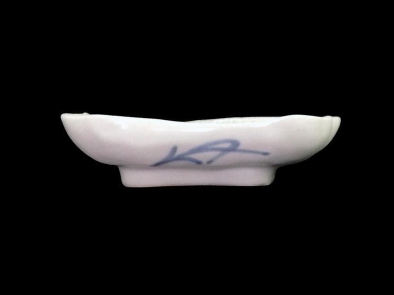 古伊万里　型刷印判　雨降りに花の図　変形皿　江戸期　E650AS-CVi