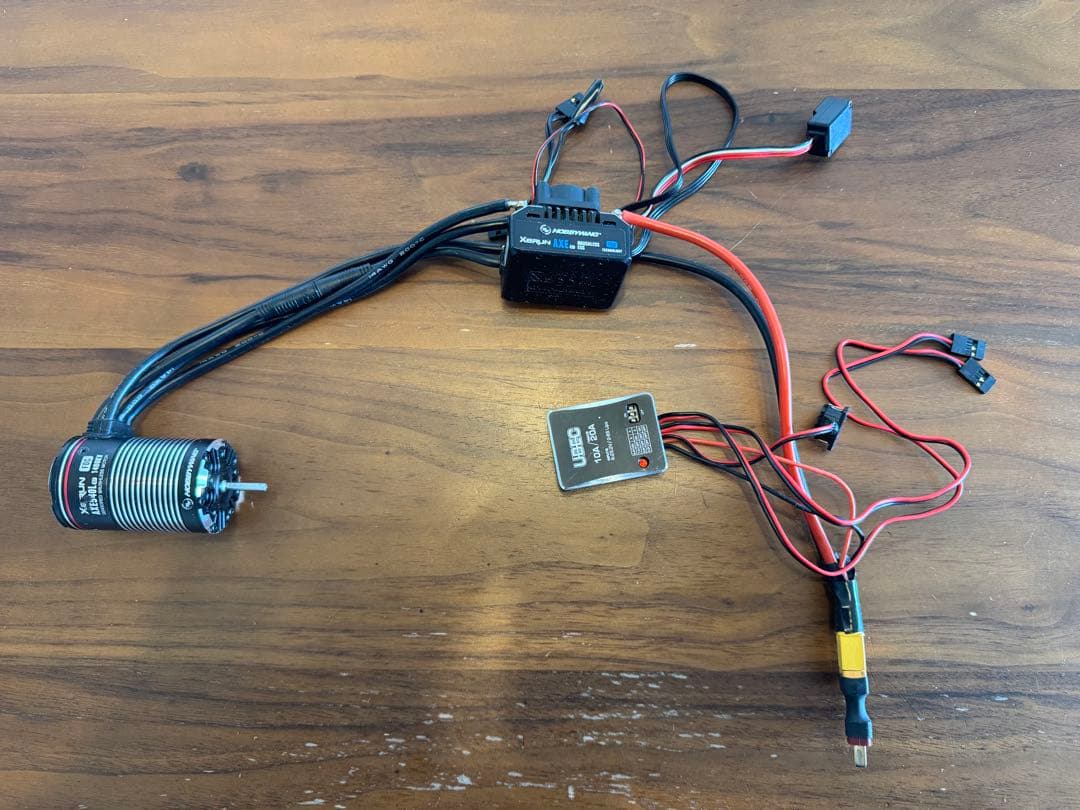 HOBBYWING XeRun ブラシレスモーター　ESC BEC ユニット
