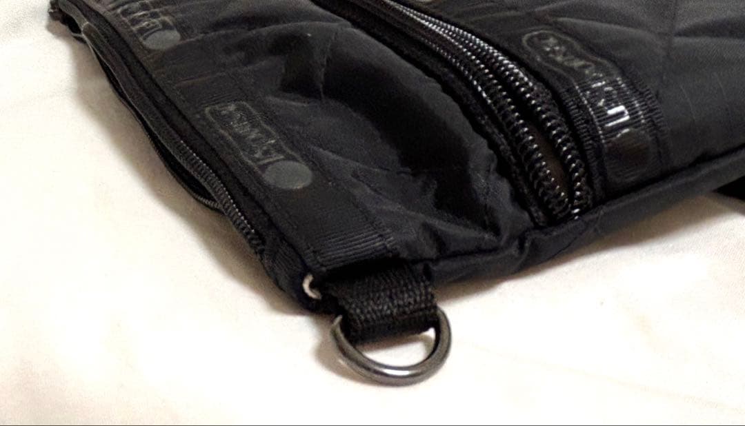 レスポ　CHAIN COSMETIC CLUTCH オニキスチェーンキルト