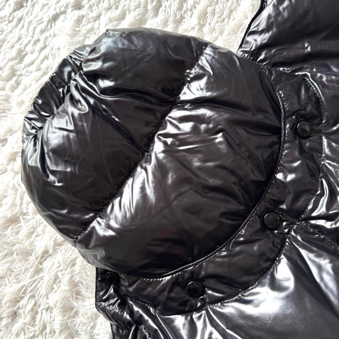 モンクレール 犬用 ダウンジャケット　3way フード　刺繍ロゴ　ワッペン　黒