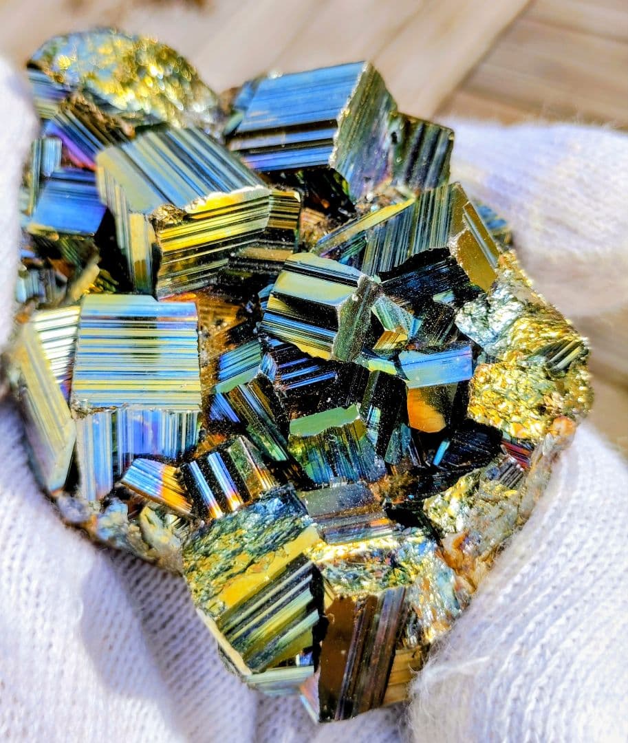 k*o様 カラーキュービックパイライト　クラスター ☆台座付☆　黄鉄鉱　インドネ