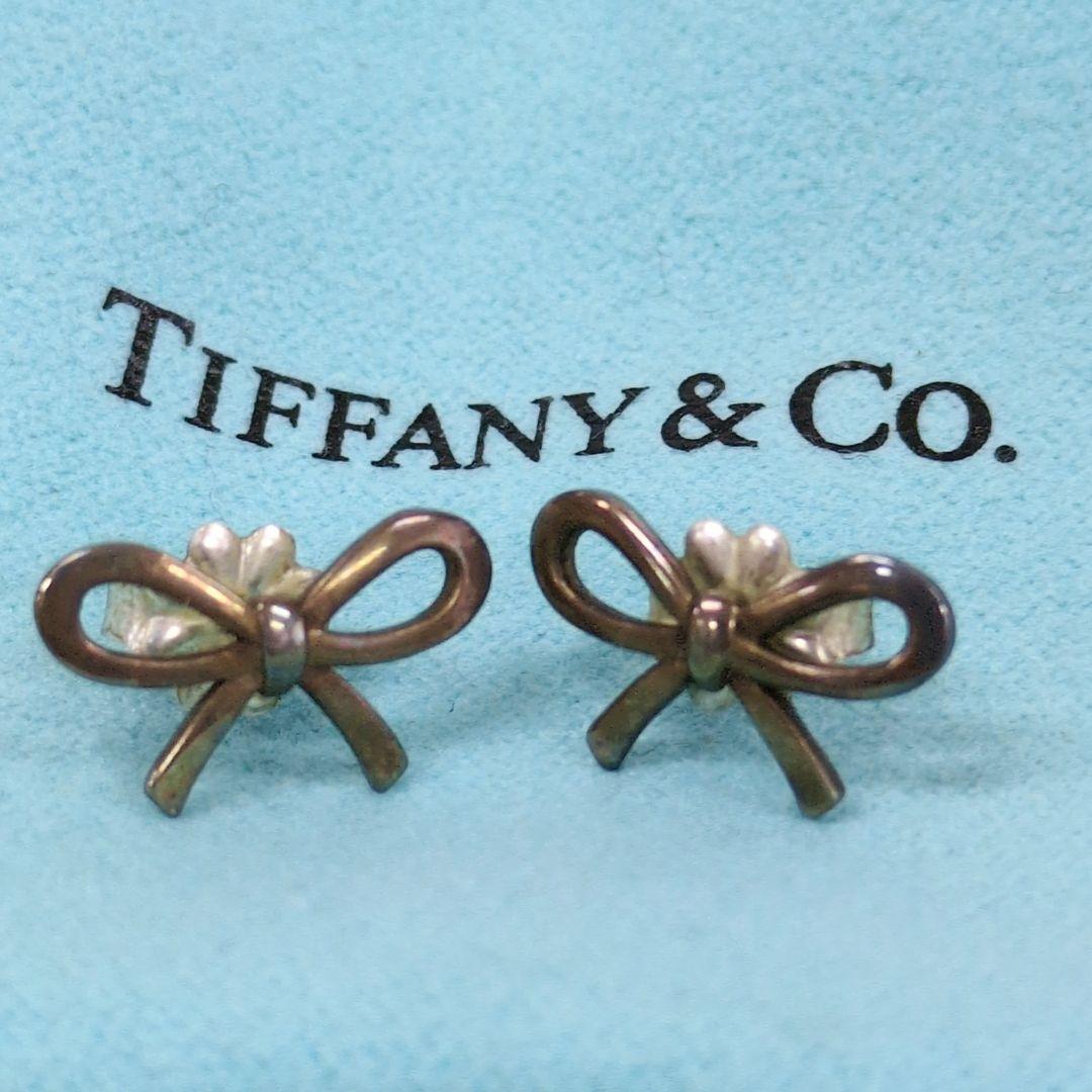 Tiffany & Co. リボンスタッドピアス