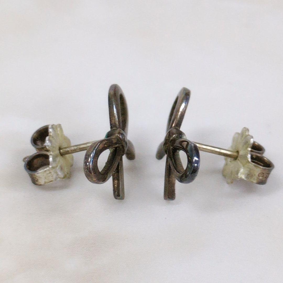Tiffany & Co. リボンスタッドピアス
