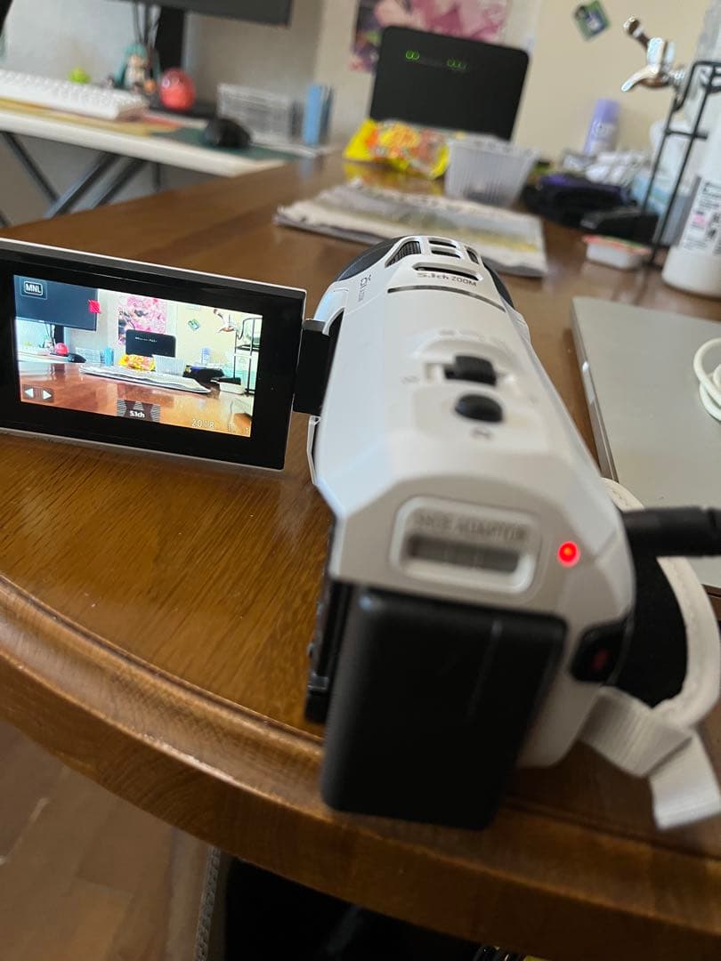 【美品】Panasonic VZX990M-W ビデオカメラ 25倍ズーム 4K