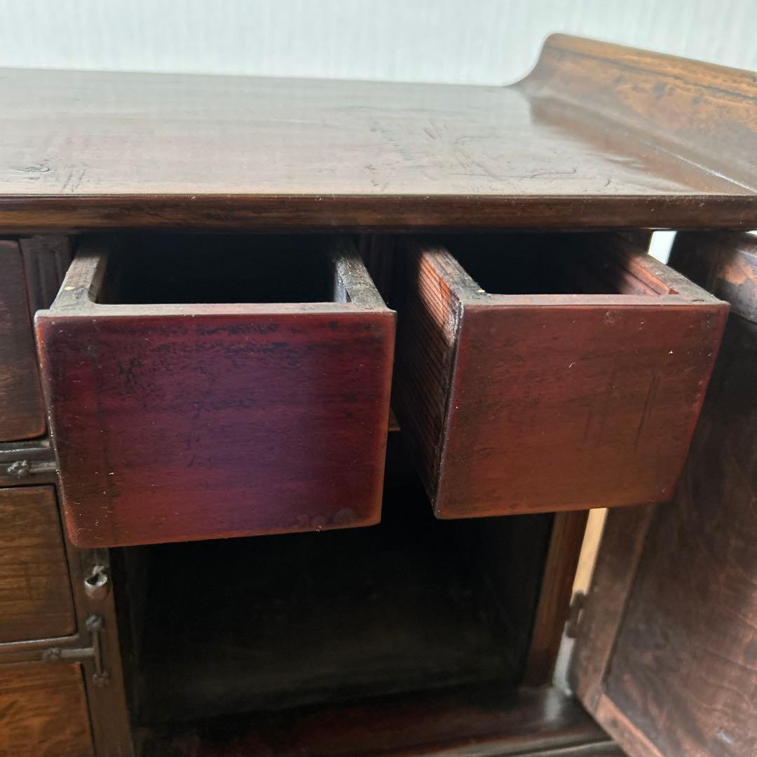 唐木飾り棚　彫刻入り木製箪笥　アンティーク　古美術　中国家具