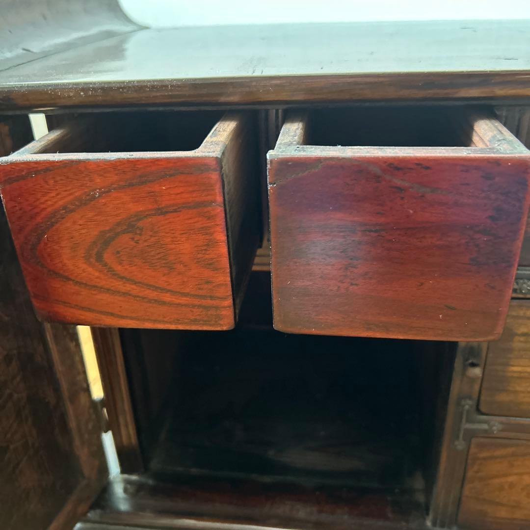 唐木飾り棚　彫刻入り木製箪笥　アンティーク　古美術　中国家具