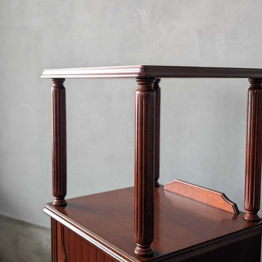 【古家具】平成期頃に作られたアンティーク調の飾り台　電話台　花台