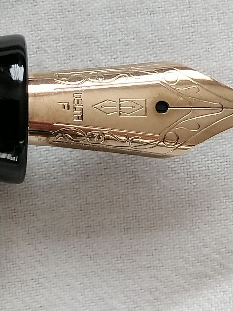 デルタ ドルチェビータ フレデリコ 万年筆 レジン ブルー