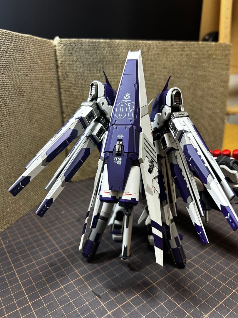 RG hi-νガンダム 全塗装完成品