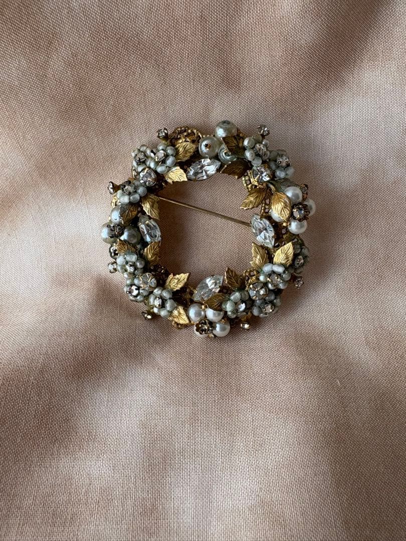 Original by Robert 花輪ブローチ