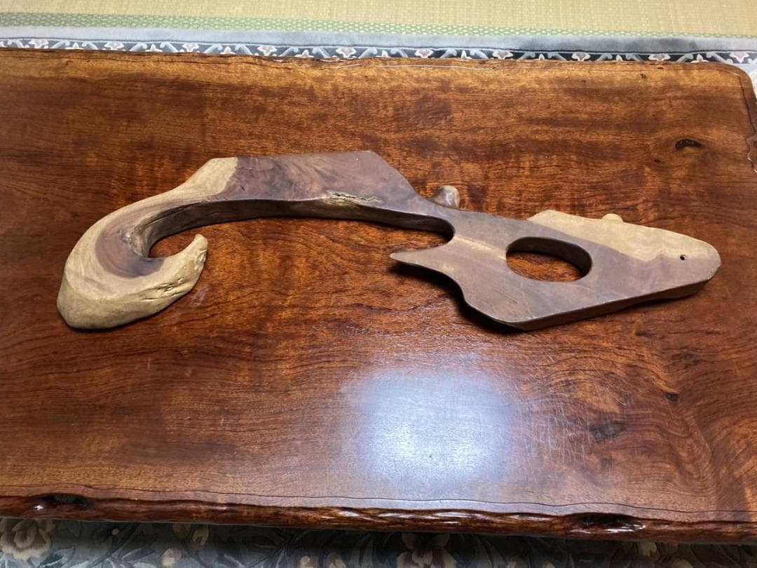 ☆旧家蔵出し・経年の雰囲気が素敵な古材・一枚板花台・無垢材・展示台陳列棚古道具☆