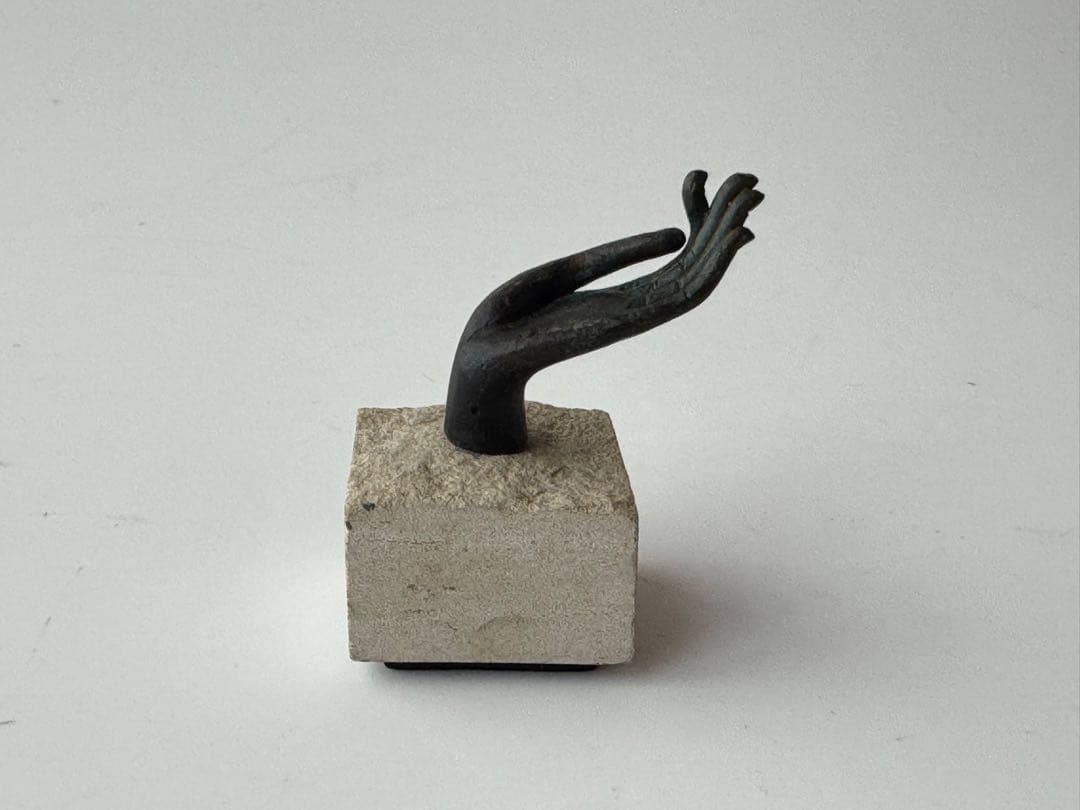 ヴィンテージ 手 彫刻 置物