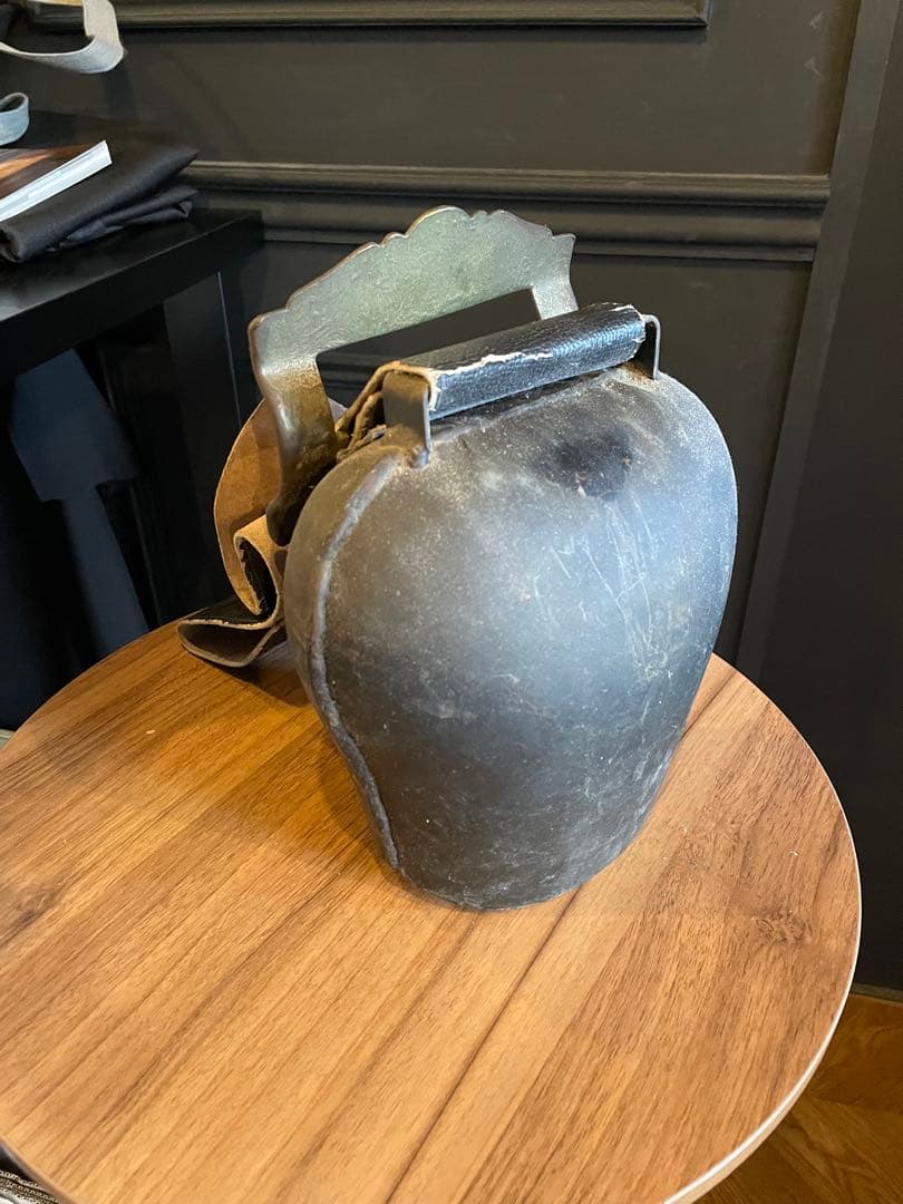 アンティークカウベル2点　レザーベルト付き