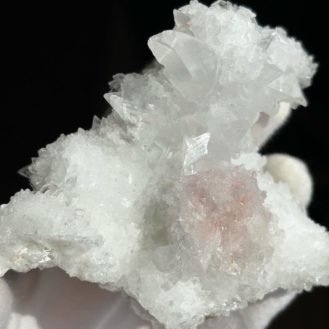 超レア！ ロードクロサイト共生・セレナイト　鉱物標本　原石　クラスター