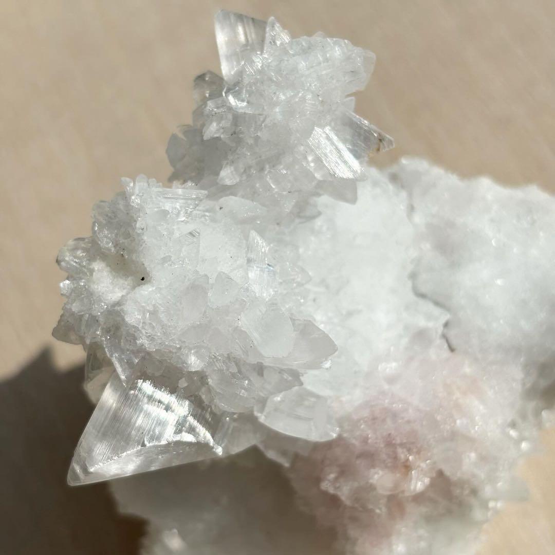 超レア！ ロードクロサイト共生・セレナイト　鉱物標本　原石　クラスター