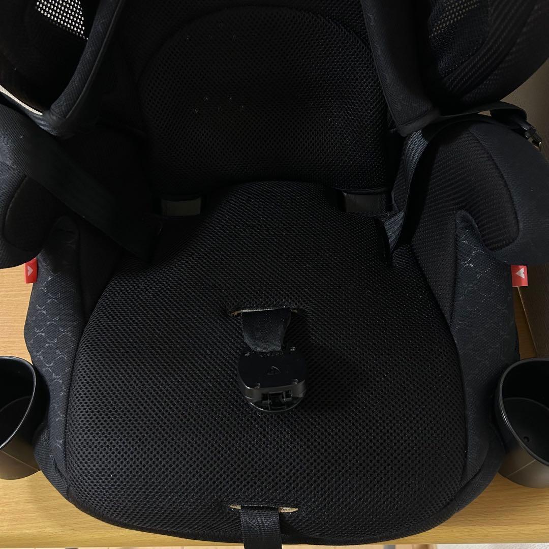 アップリカ エアグルーヴ プラス ストリングブラック ジュニアシート