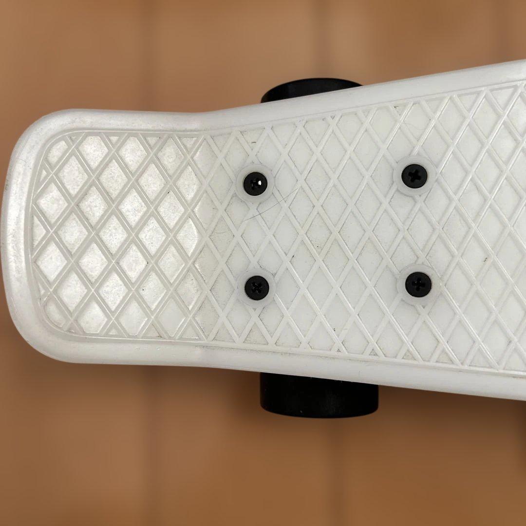 Penny ペニー　スケートボード 22インチ　ホワイト 蓄光 クルーザータイプ