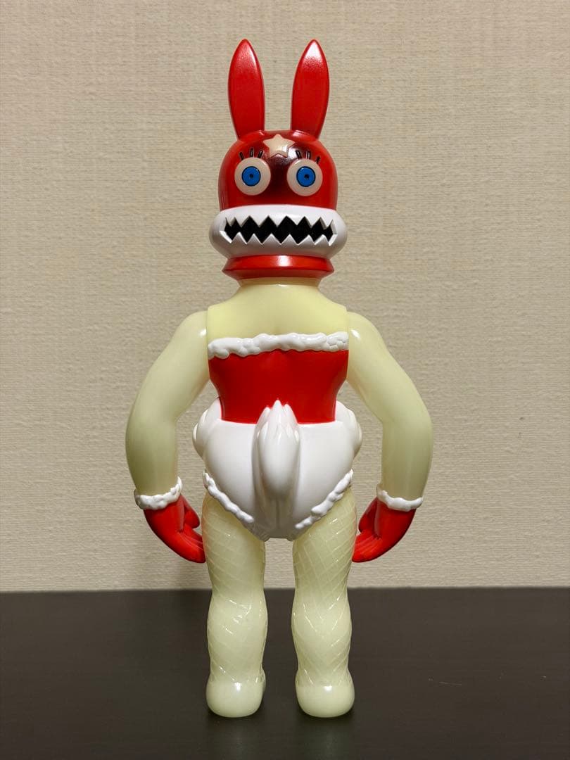 カーフキック東京 エトワール・バニー 蓄光GIDソフビ　5期