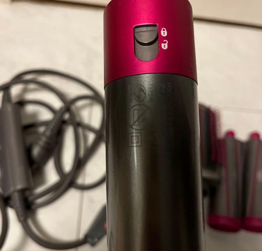 Dyson Airwrap ヘアドライヤー 6種アタッチメント付き