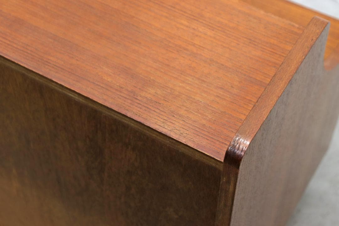 ヴィンテージ チーク材 ベッドサイド キャビネット サイドテーブル 北欧デザイン