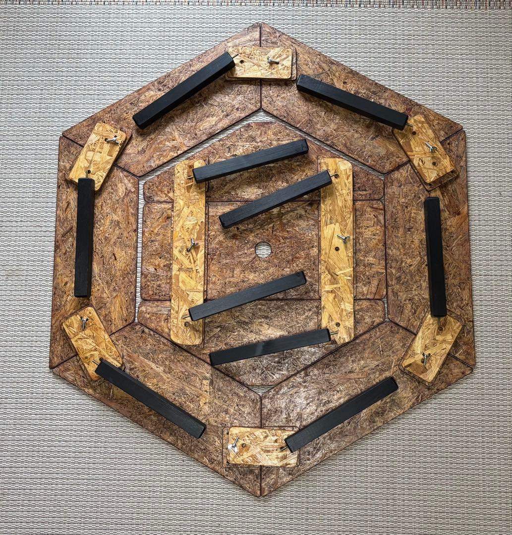 axl、ヘキサテーブル65 ウォールナットニス仕上げ　高さ35cm