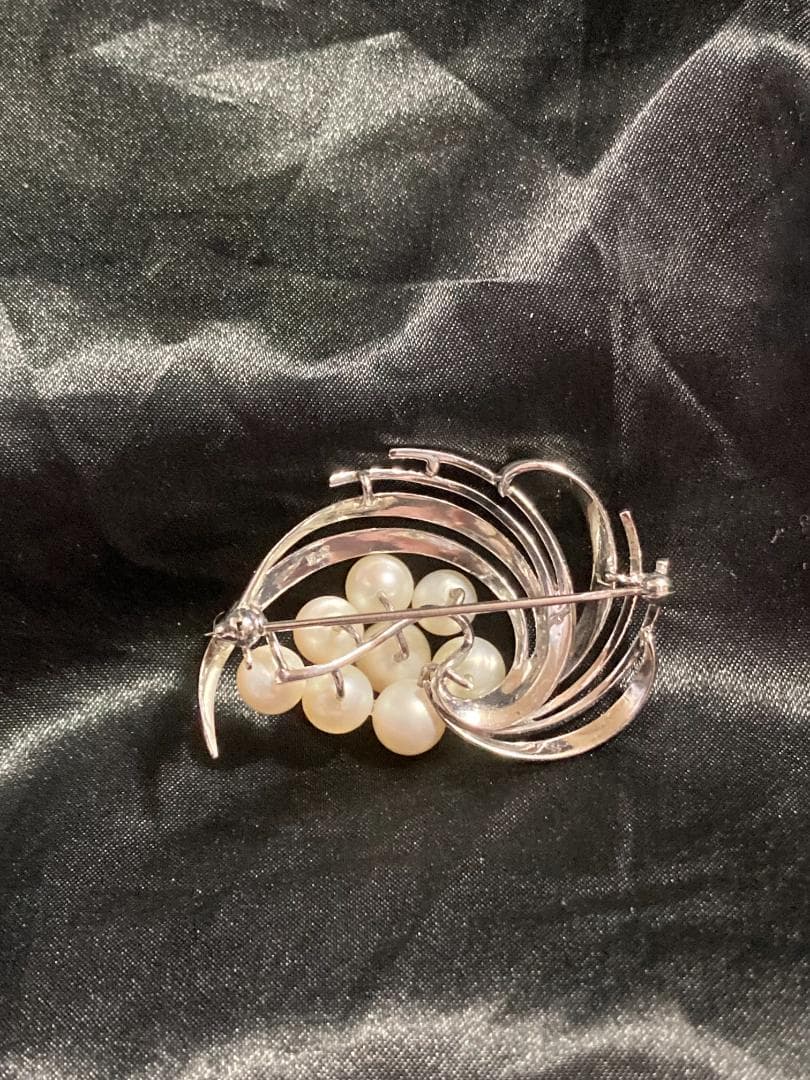 MIKIMOTO ミキモト ブローチ パール 真珠 8珠 シルバー 皇室御用達