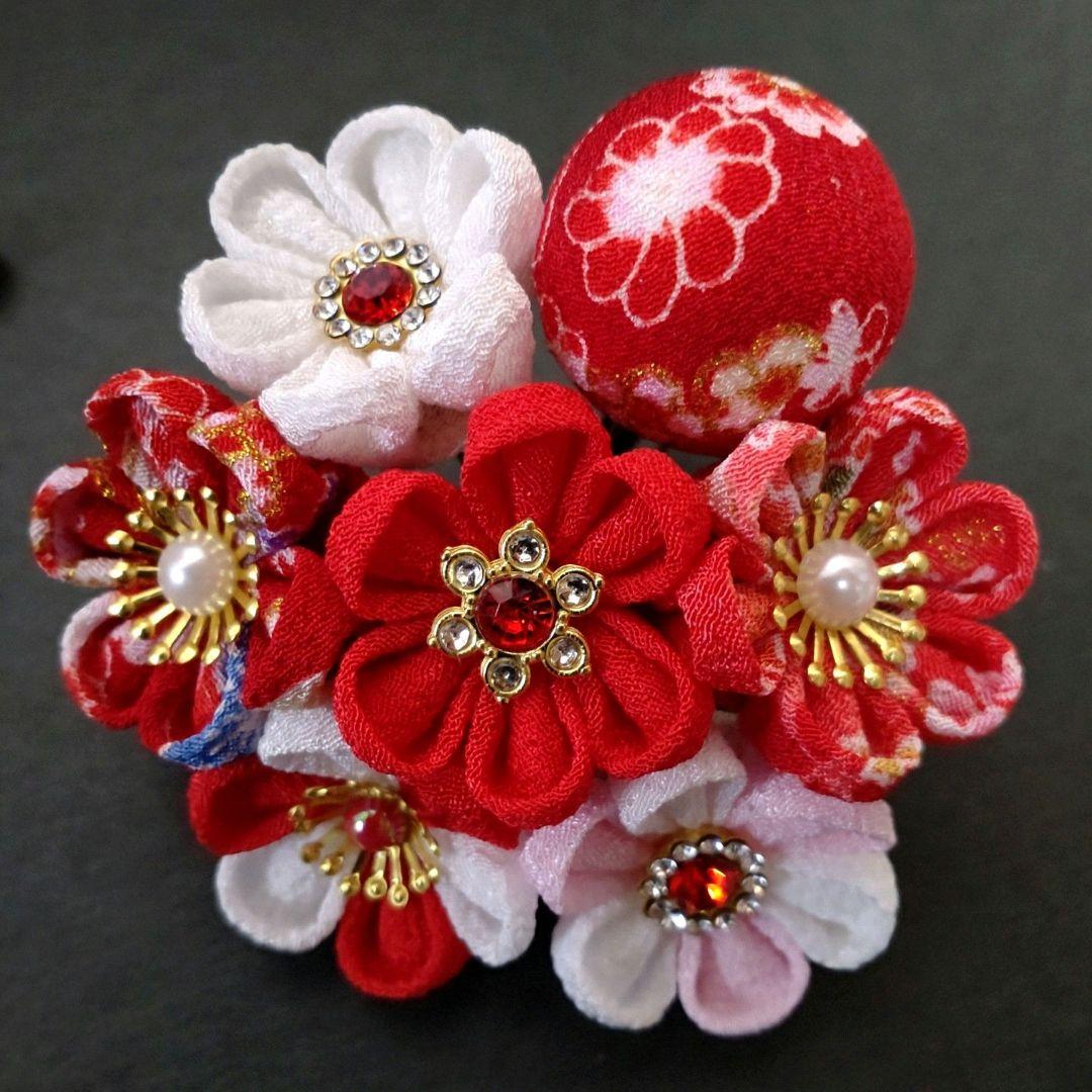 七五三髪飾り　赤 白　つまみ細工　成人式　和装　髪飾り