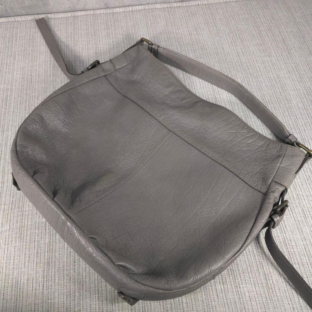 BURBERRY　バーバリー　ブルーレーベル　レザー　ショルダーバッグ　オーバル