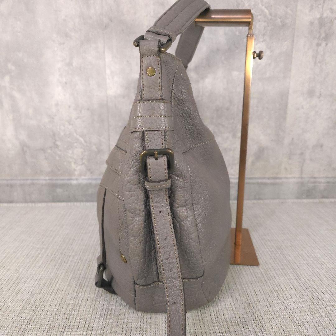 BURBERRY　バーバリー　ブルーレーベル　レザー　ショルダーバッグ　オーバル