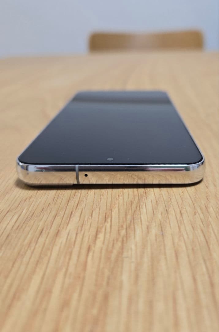 Galaxy S22 256GB ホワイト docomo版 SC-51C 箱付き