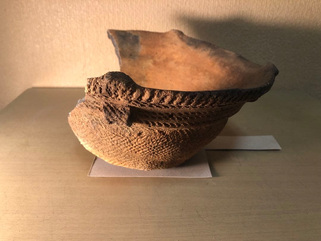 「縄文土器の欠片 No.525」です。