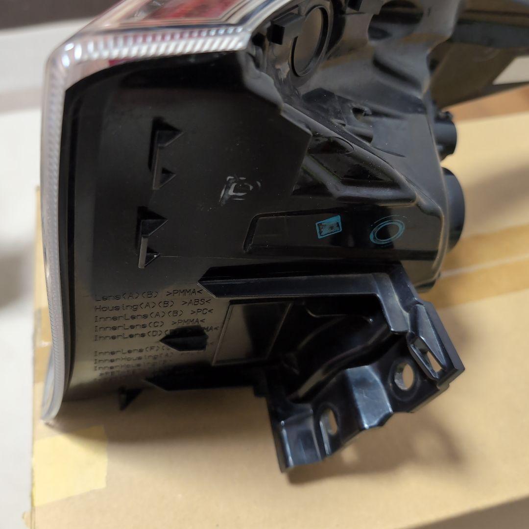 トヨタ プリウス50前期 テールランプ