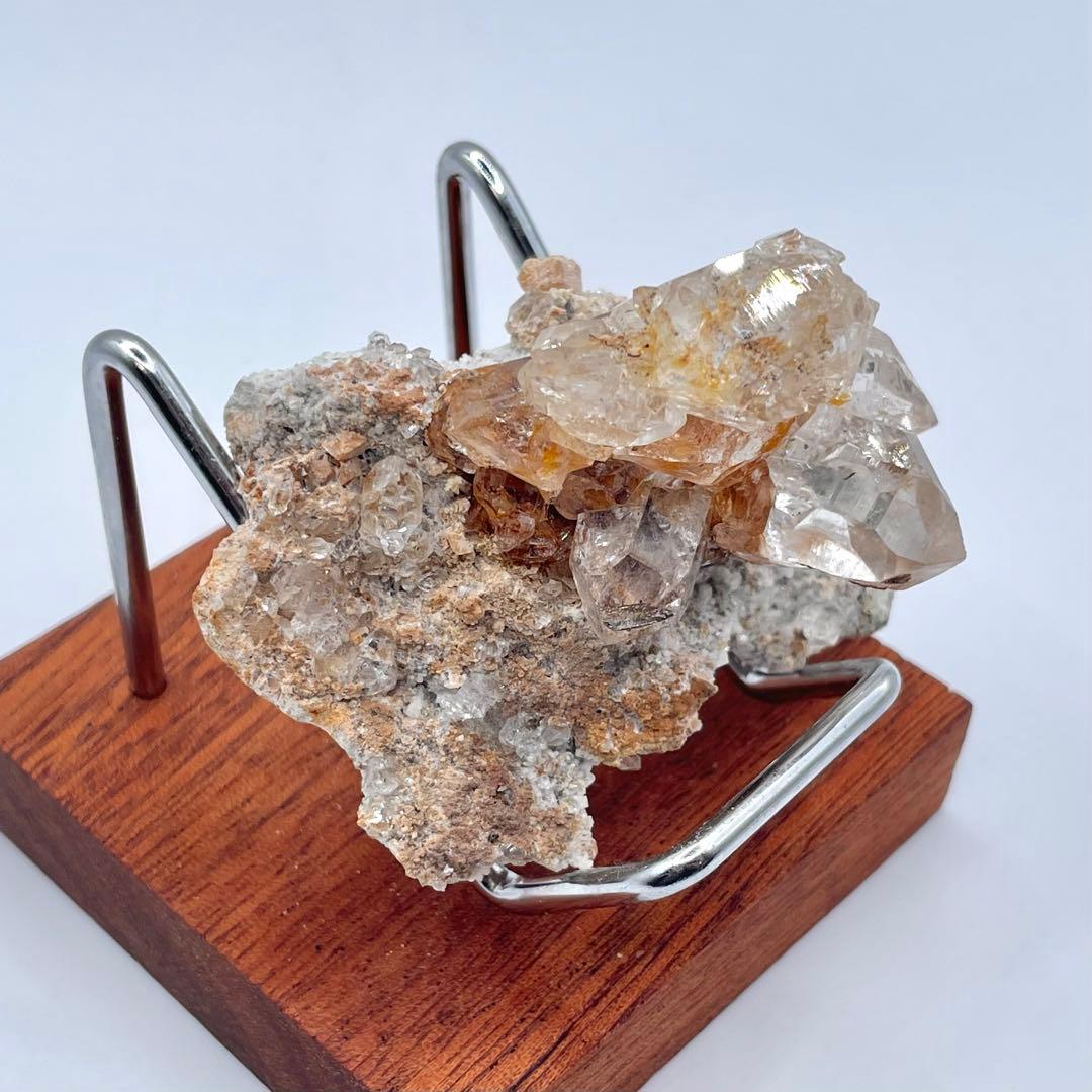 パキスタン産 クォーツ(水晶) 母岩付きクラスター 鉱物標本