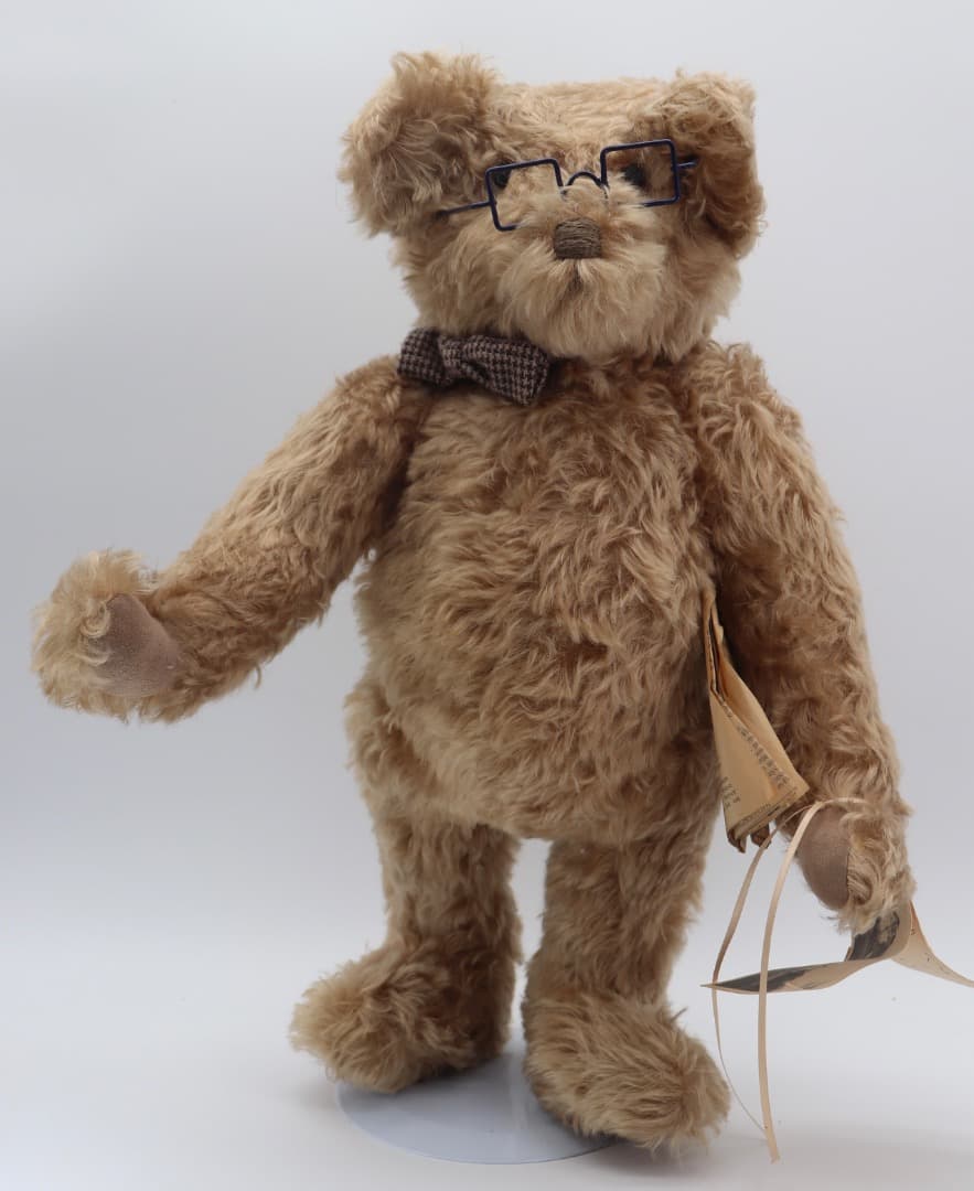 卒業帽をかぶった大きなテディベア 47cm アーティスト・ベア