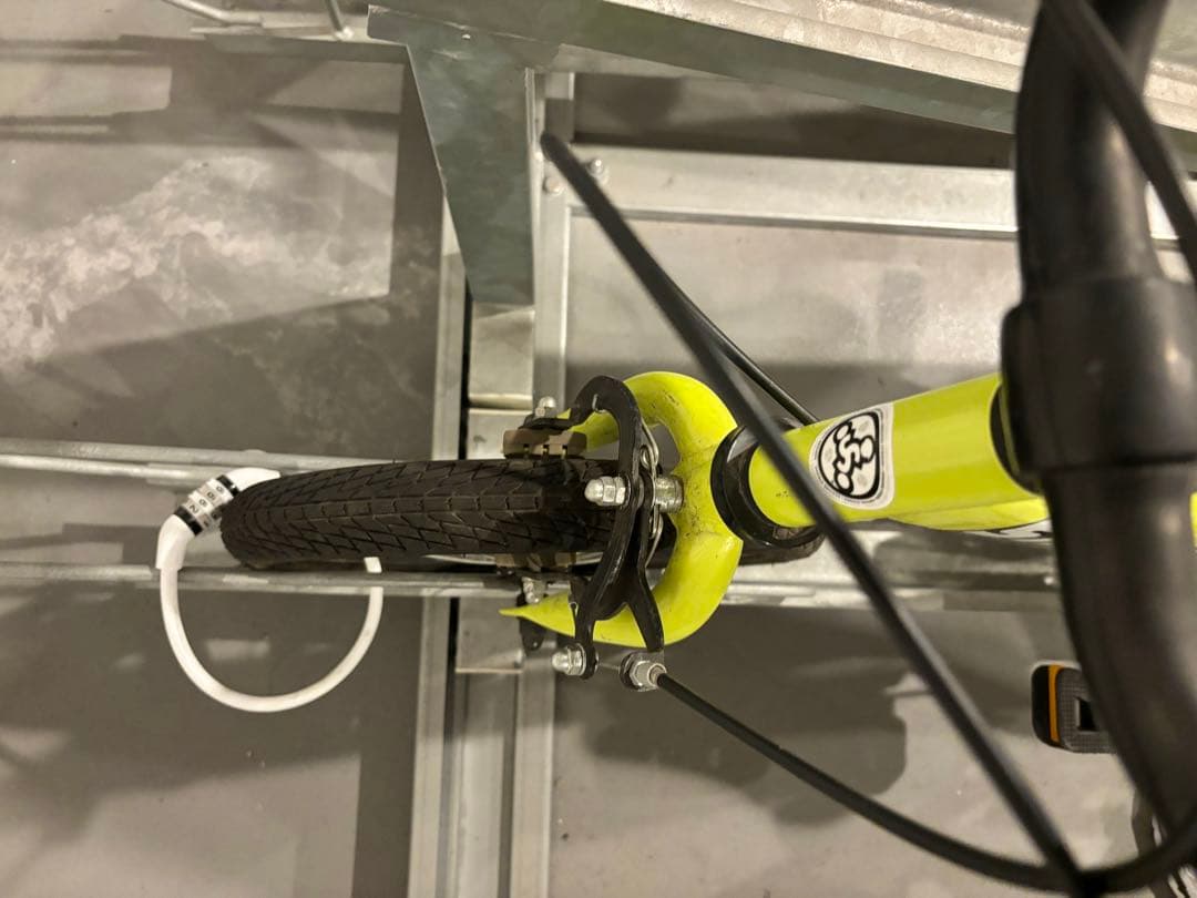 大人気廃盤カラー　ライムイエロー　ストライダー　STRIDER　14X